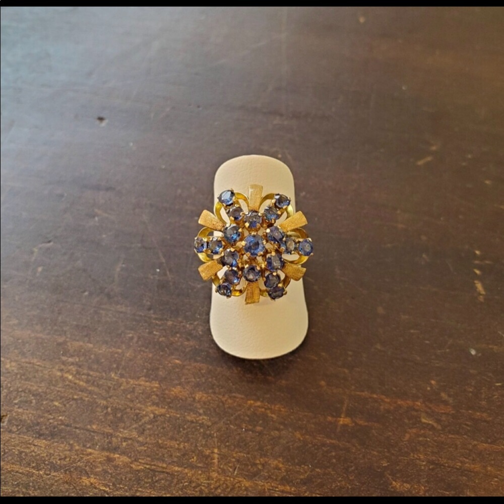 Vintage Sapphires and Gold ring